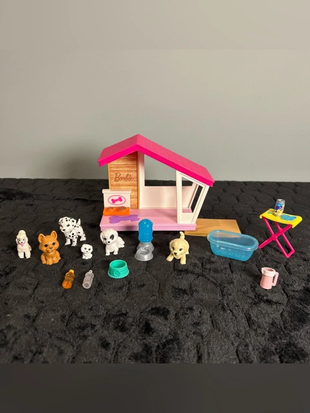 Barbie Doghouse Dogs and Accessories Bundle - Picture 2 of 14